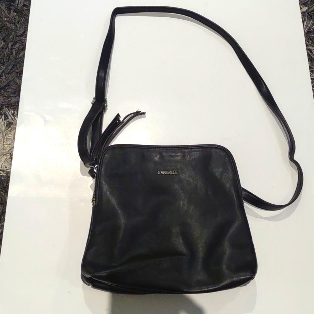 Faux leather shoulder bag 🍀pinkstix